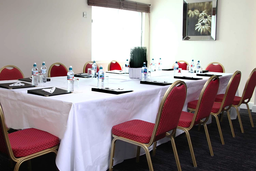 gatwick skylane hotel meeting space