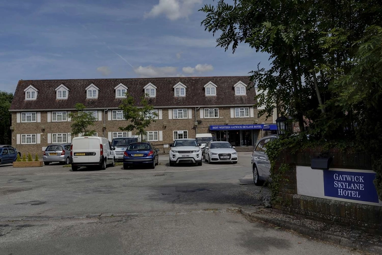 gatwick skylane hotel grounds and ho