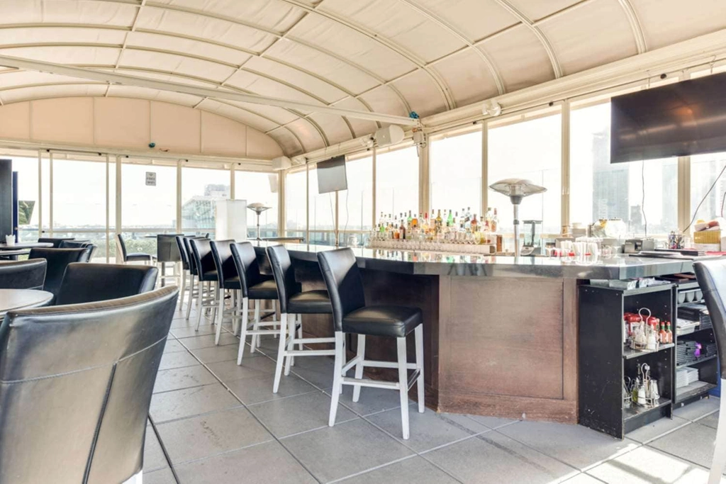 Vista Sky Lounge - Rooftop Restaurant, Bar and Lounge