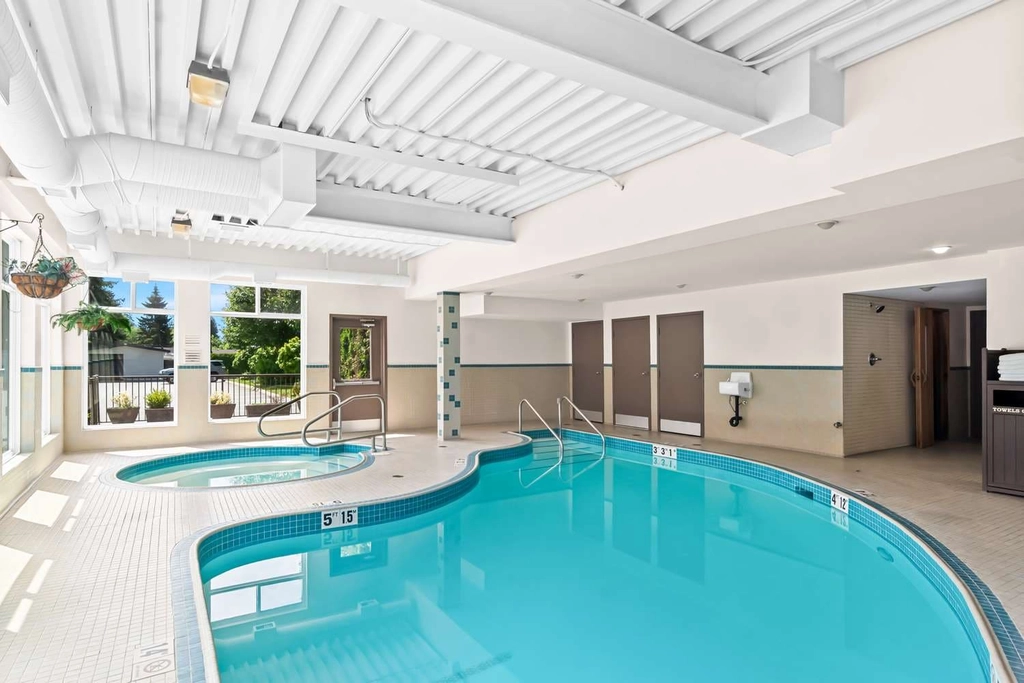 BW MapleRidge BC Pool