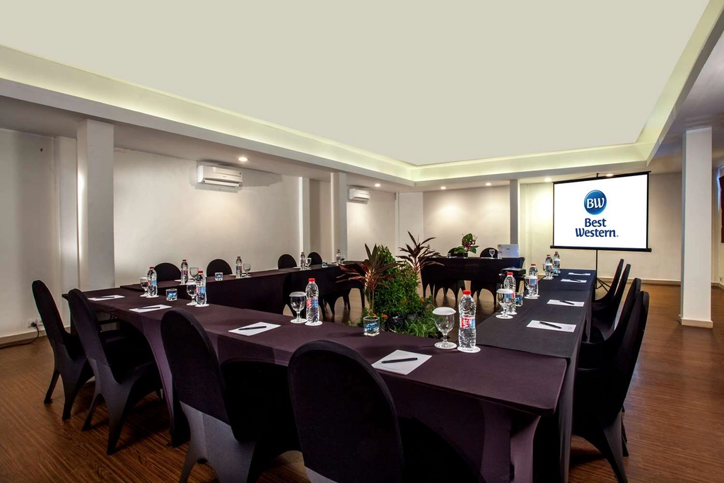 Alamenda Meeting Room