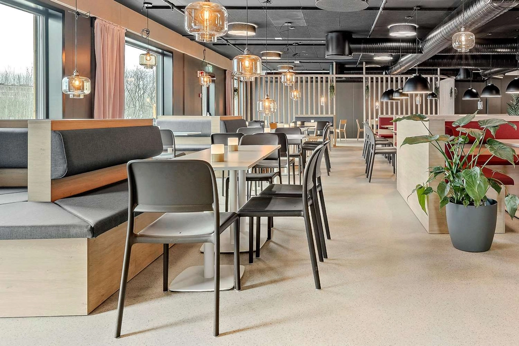 Aiden Herning breakfast area