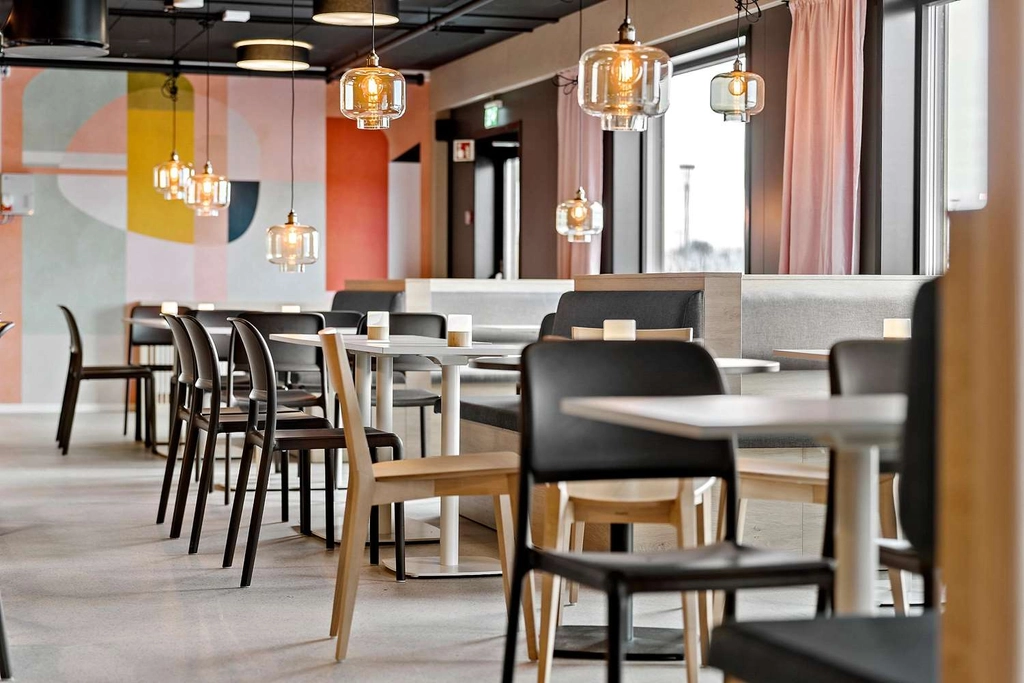 Aiden Herning breakfast area