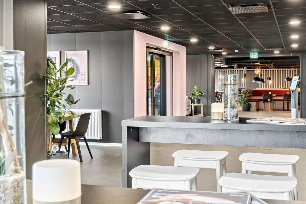 Aiden Herning lobby
