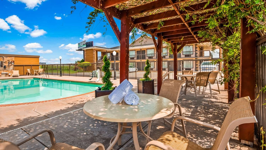 Outdoor Seasonal Pool