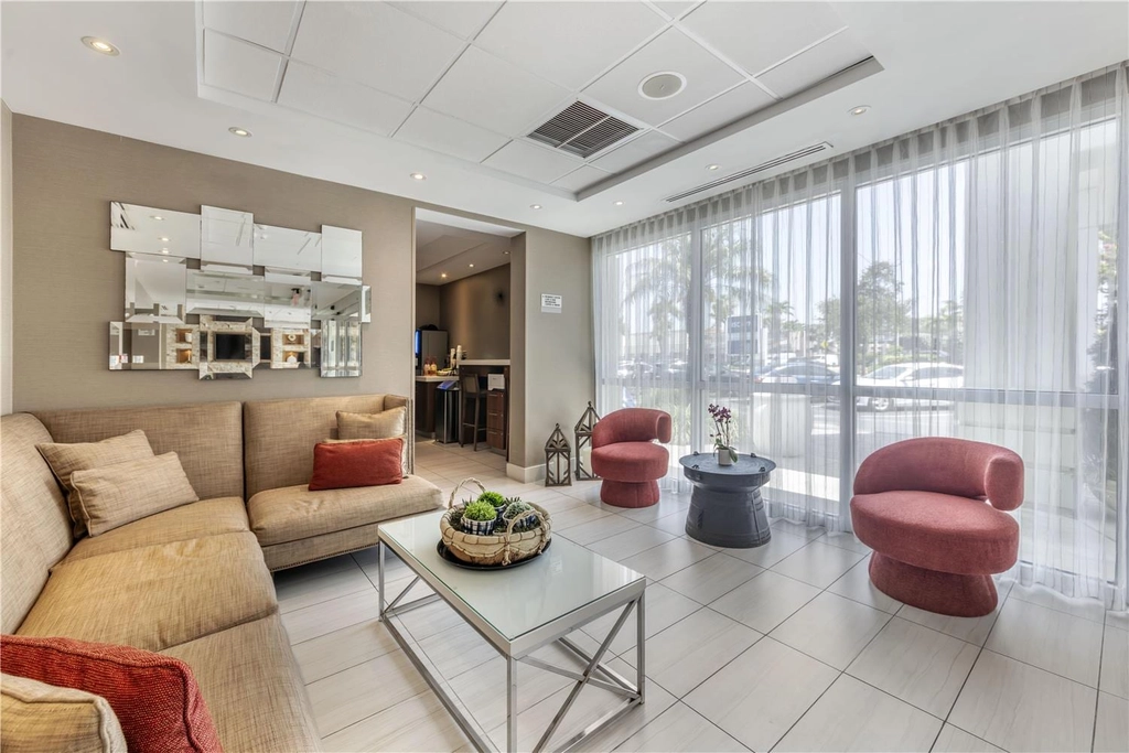 BW Plus North Miami Bal Harbour Lobby