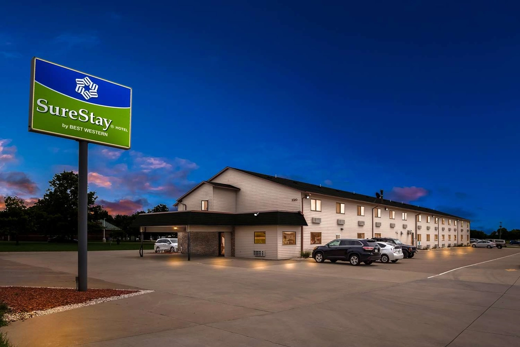 SureStay Manchester IA Twilight