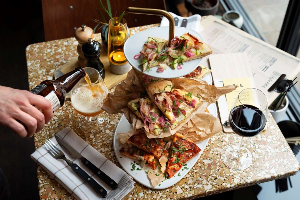Taverna Bar & Restaurant
