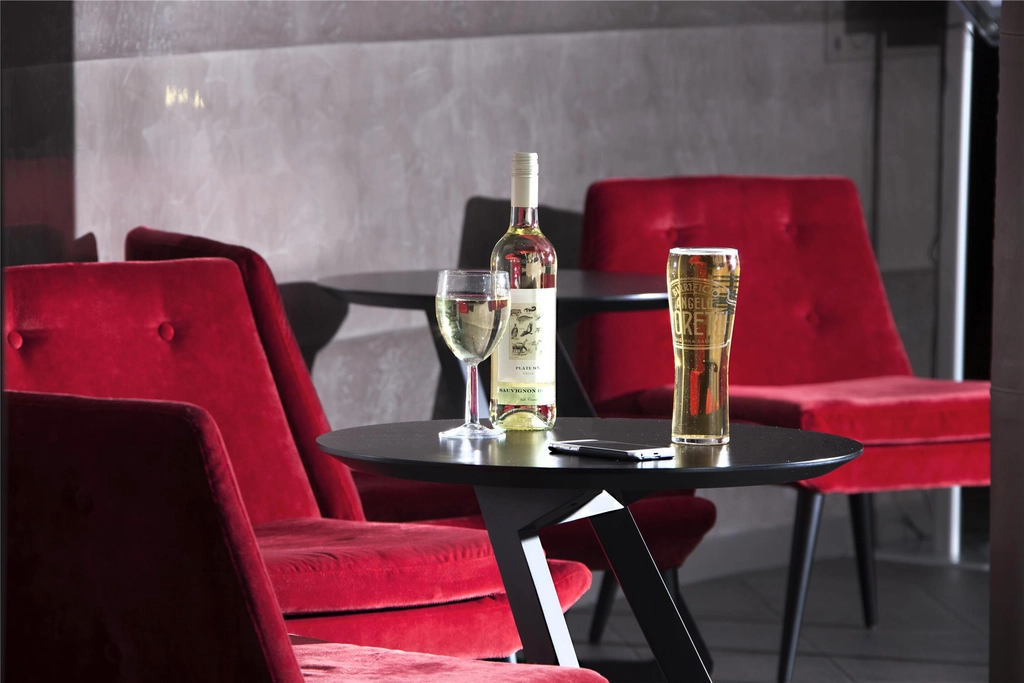 Sip and Socialise at Atlantic Hotel Bar Tonight