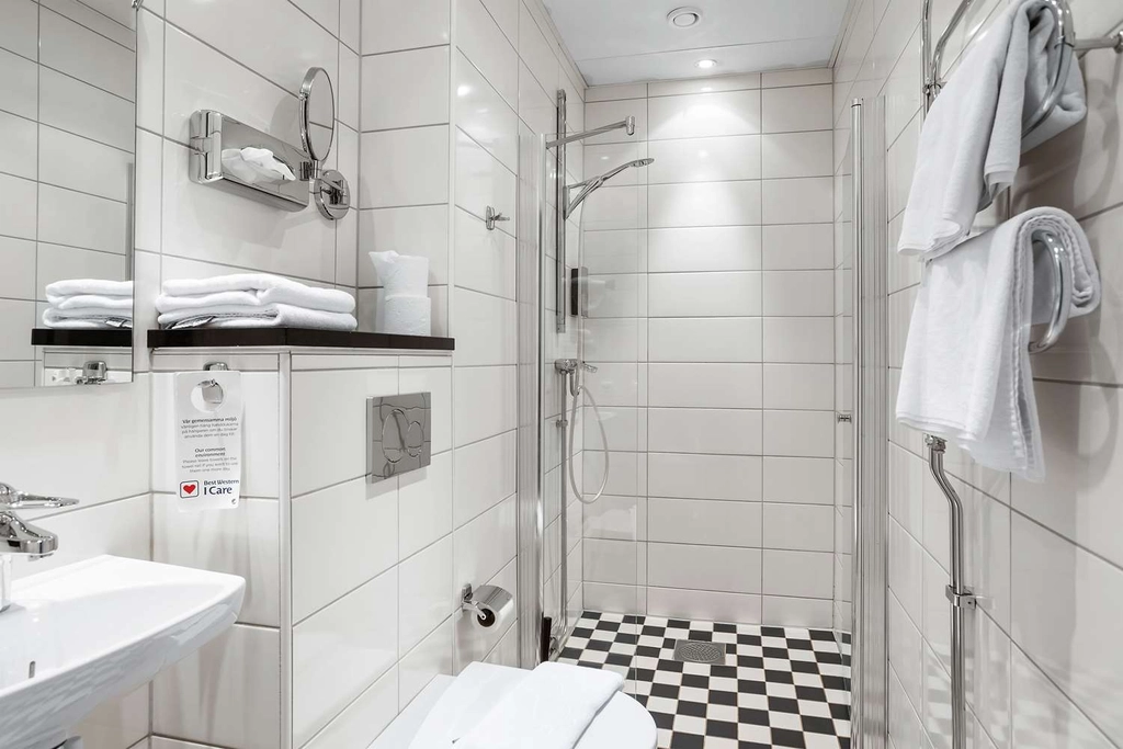 Bathroom BW Hotel Royal