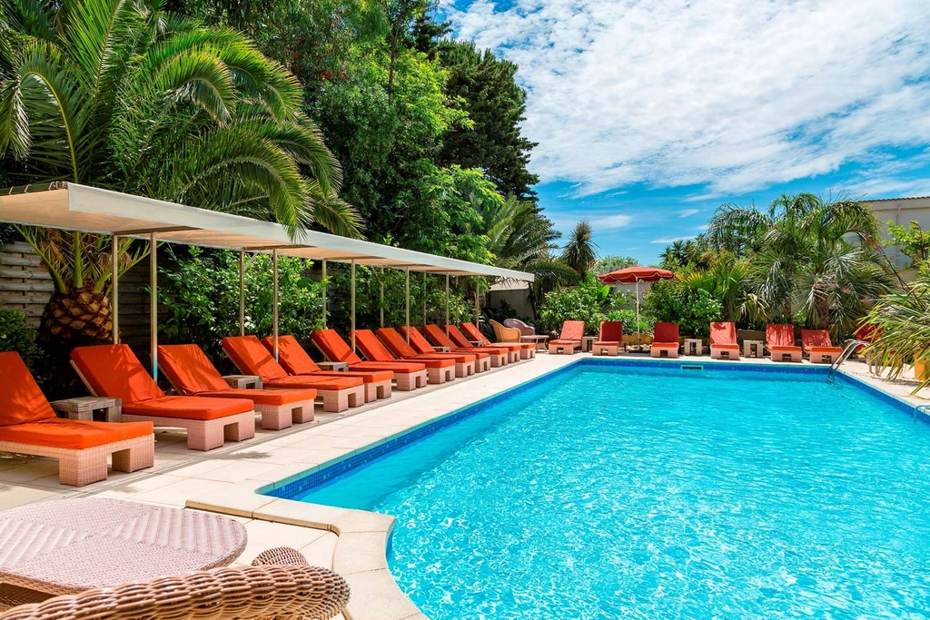 Outdoor Swimming Pool