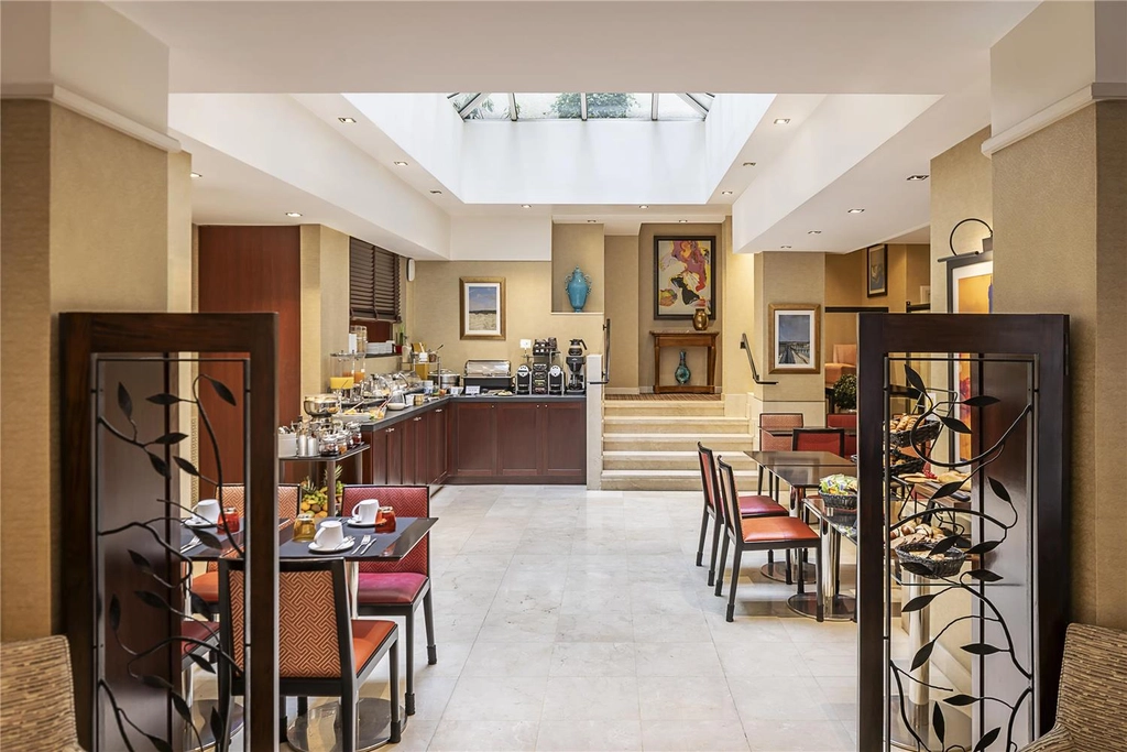 Breakfast room