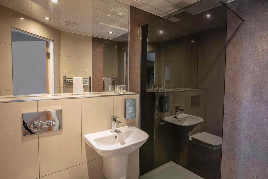 invercarse hotel bedrooms