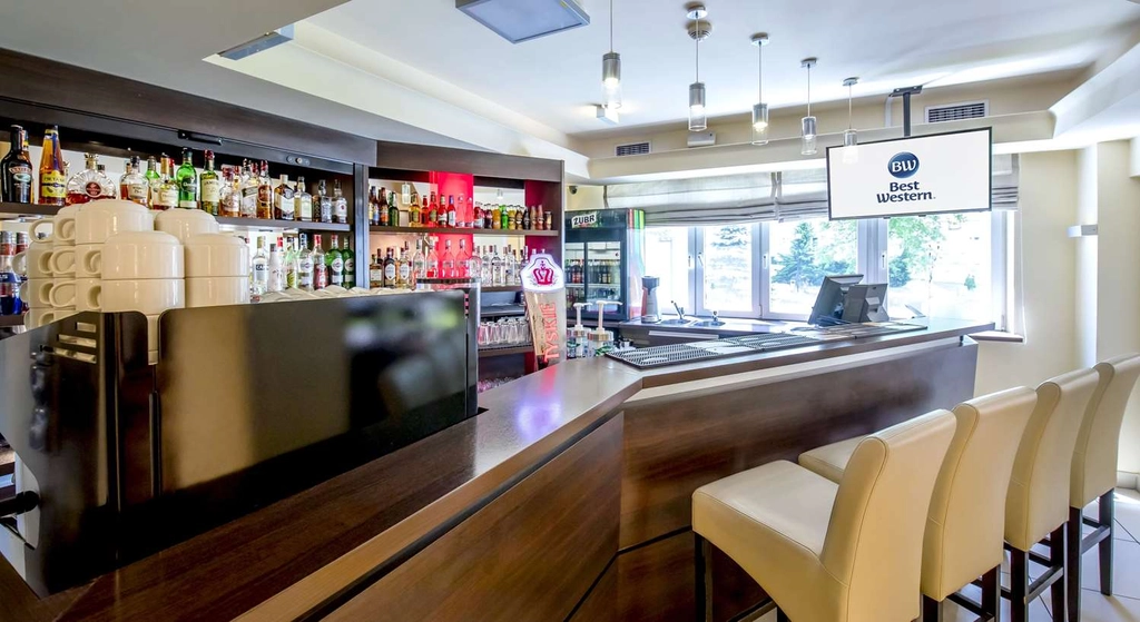 best western hotel portos bar