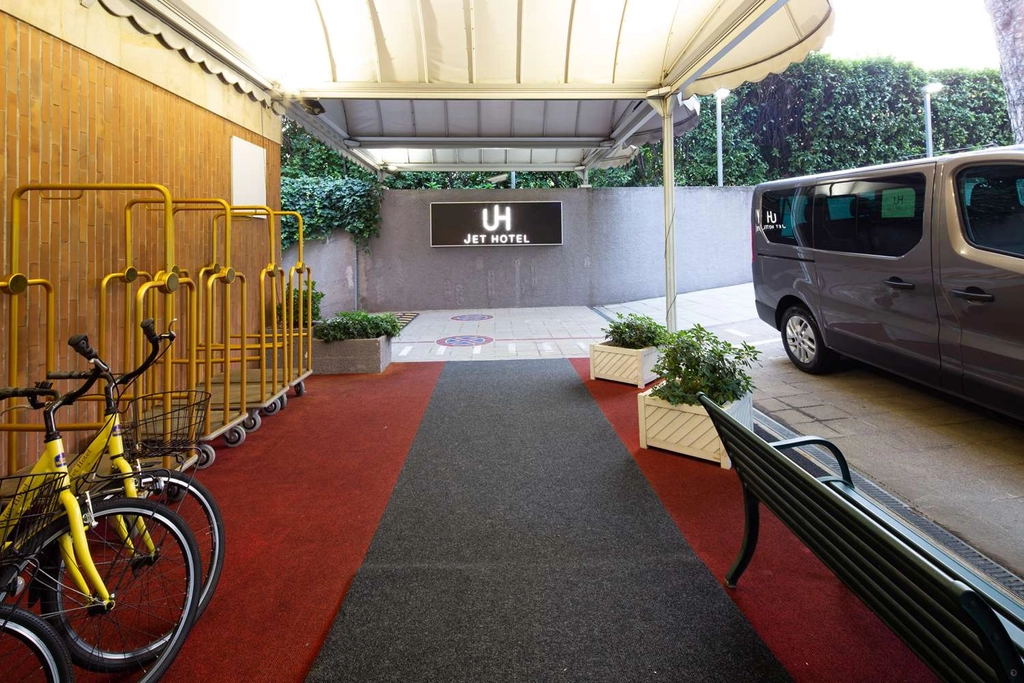 JetHotel