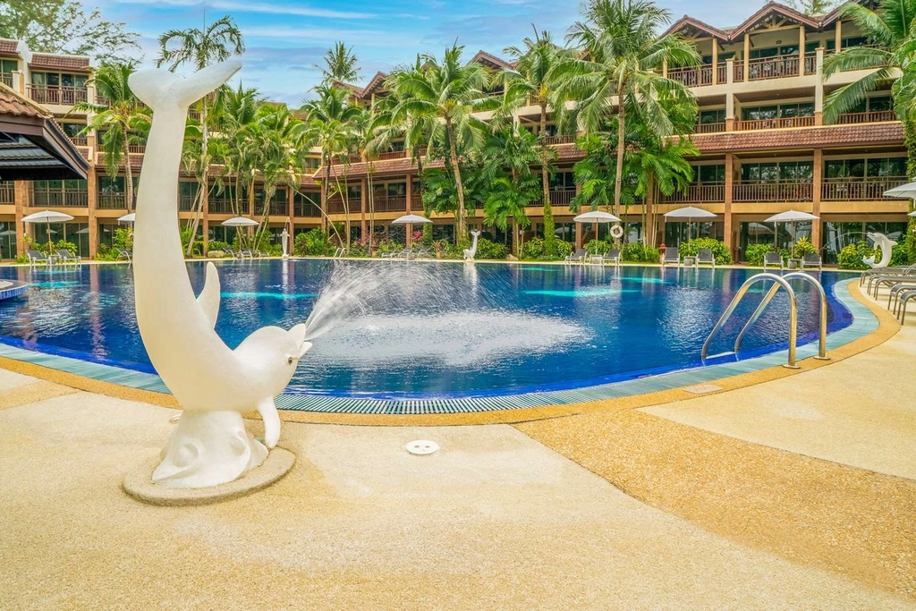 Pool Holiday Wing