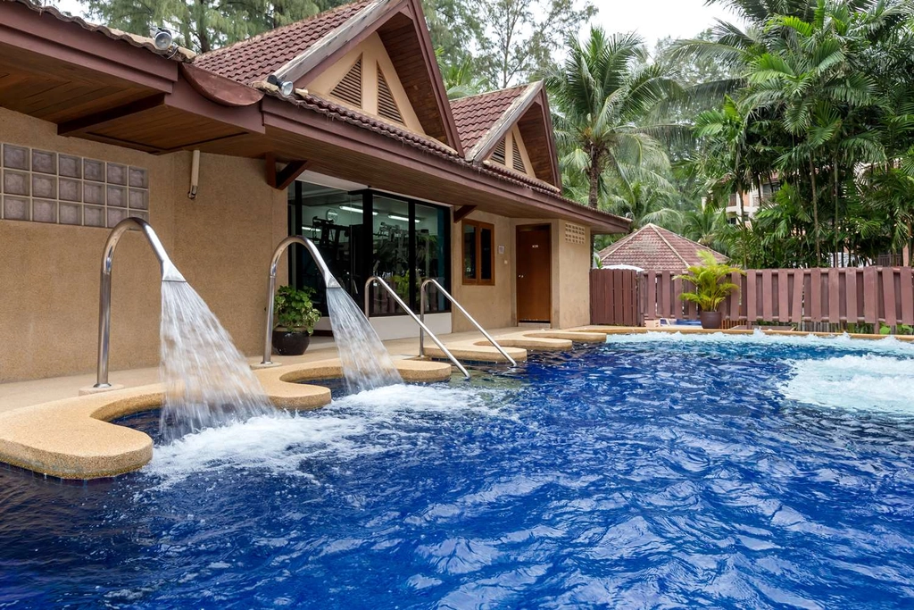 Jacuzzi® Pool