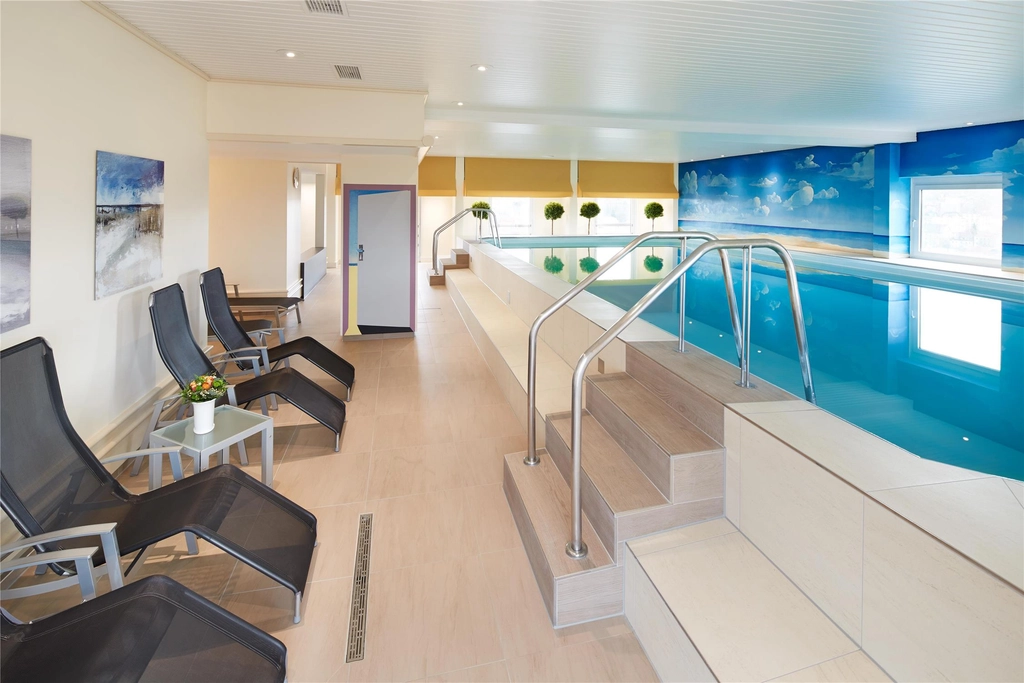 Pool - indoor
