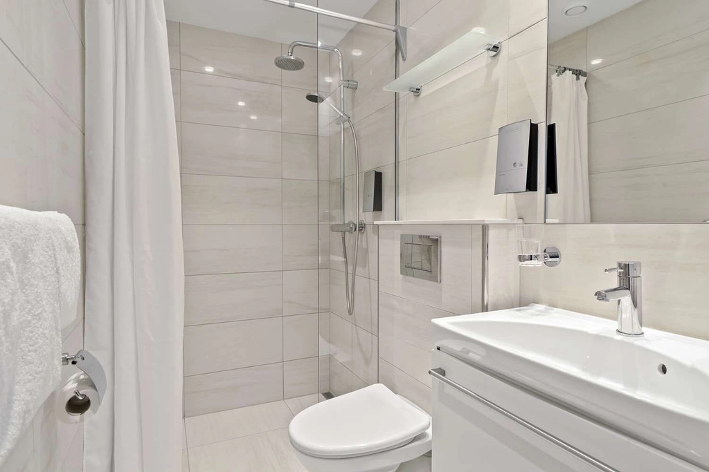 BW Hebron std single bathroom