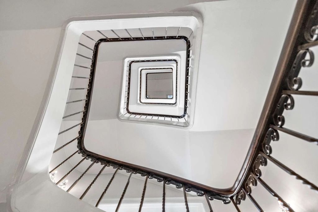 BW Hebron staircase