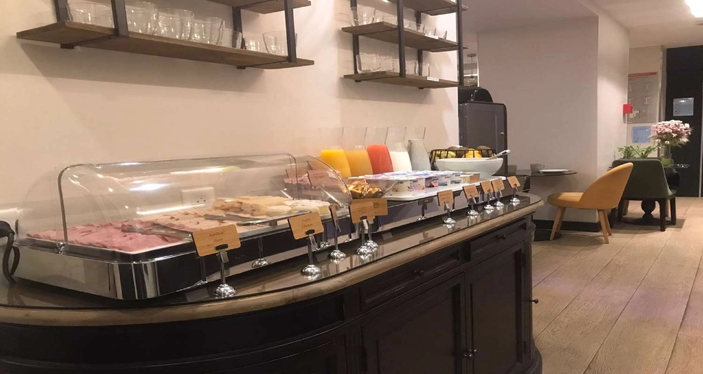 Breakfast Room