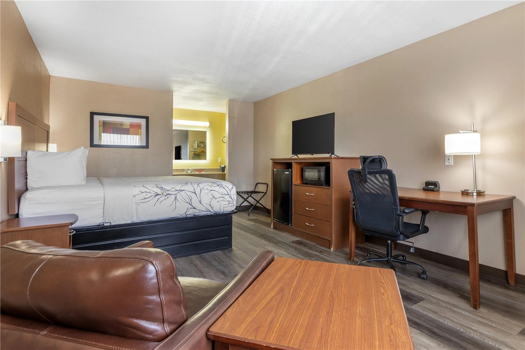 King Room with Chair