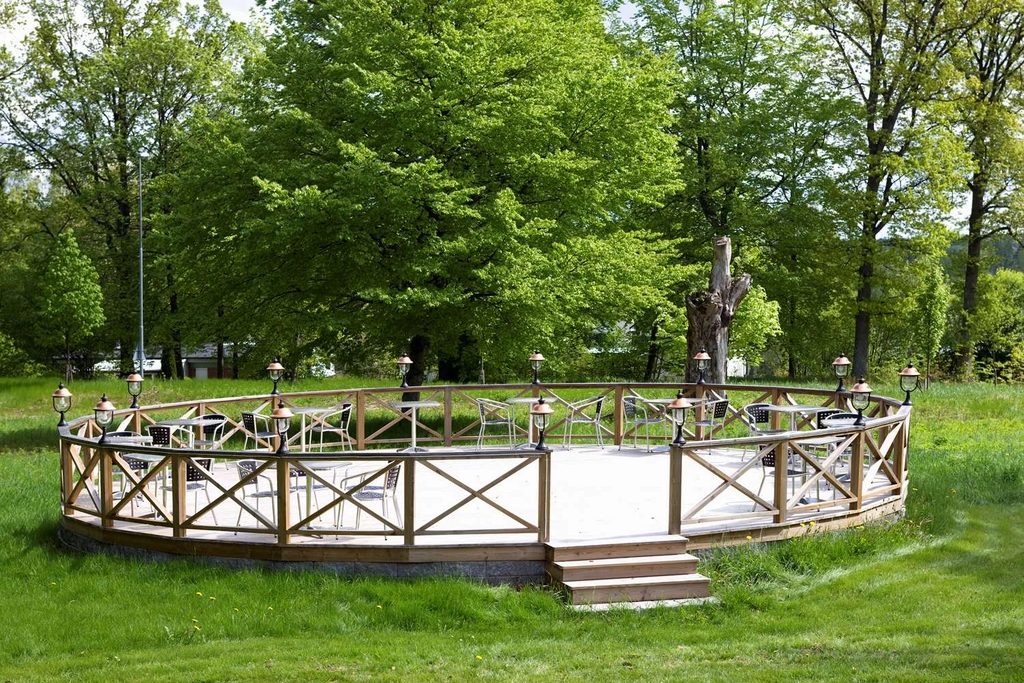 Outdoor Property Amenity