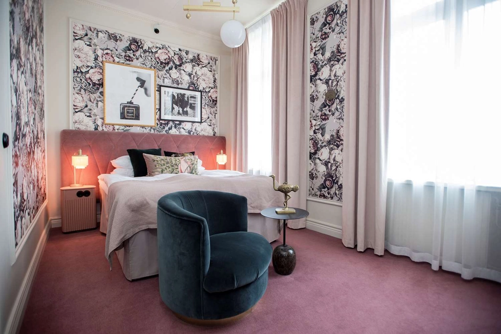 Junior Superior room