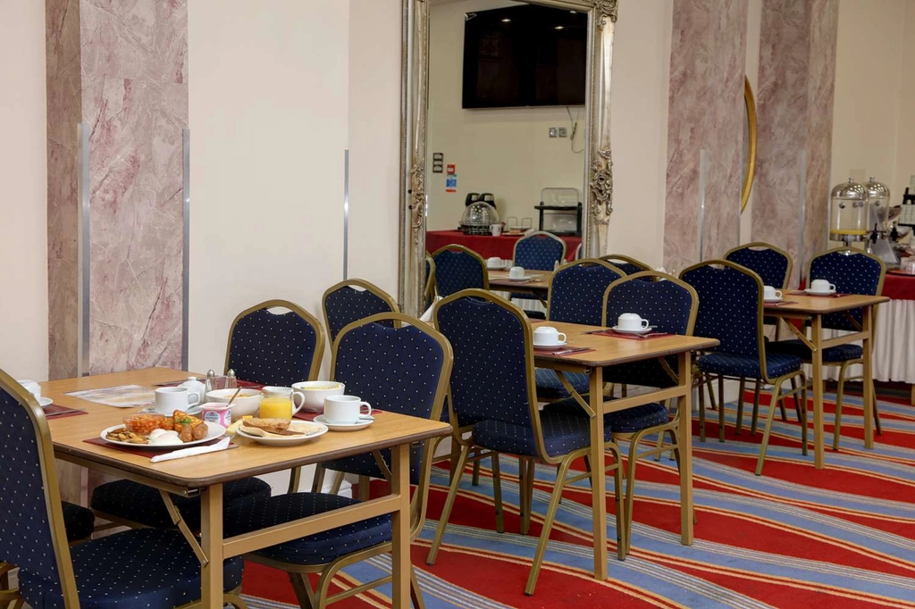 greater london hotel dining