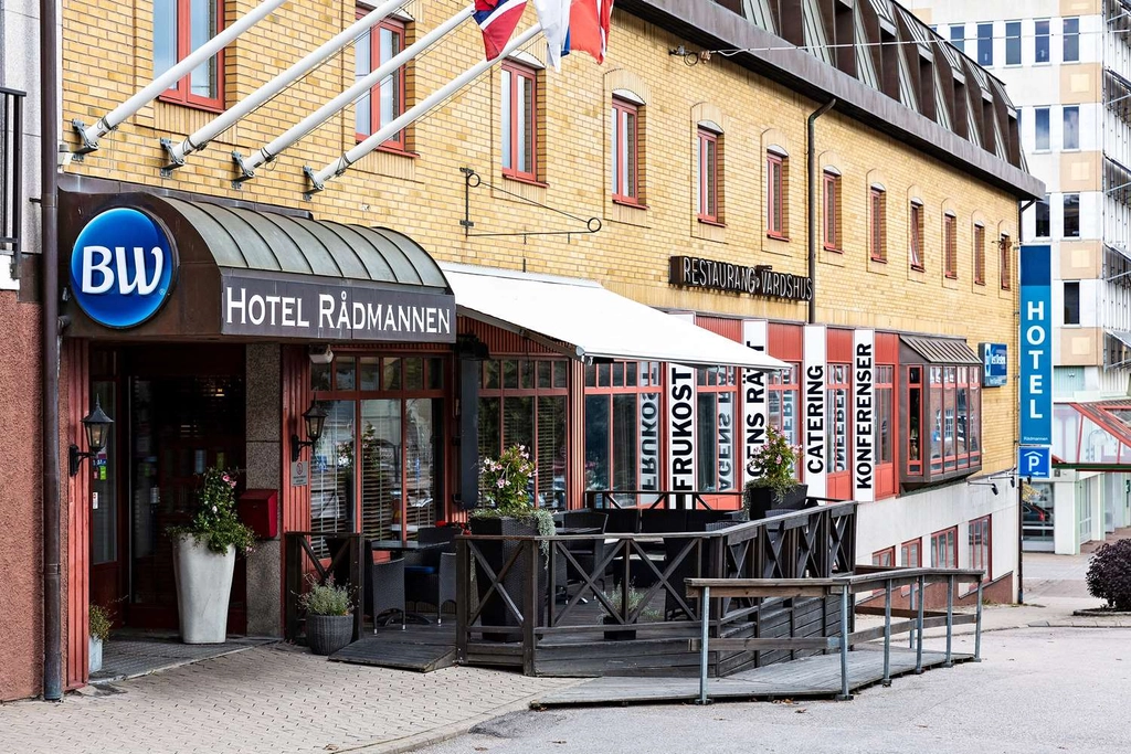 Exterior BW R dmannen