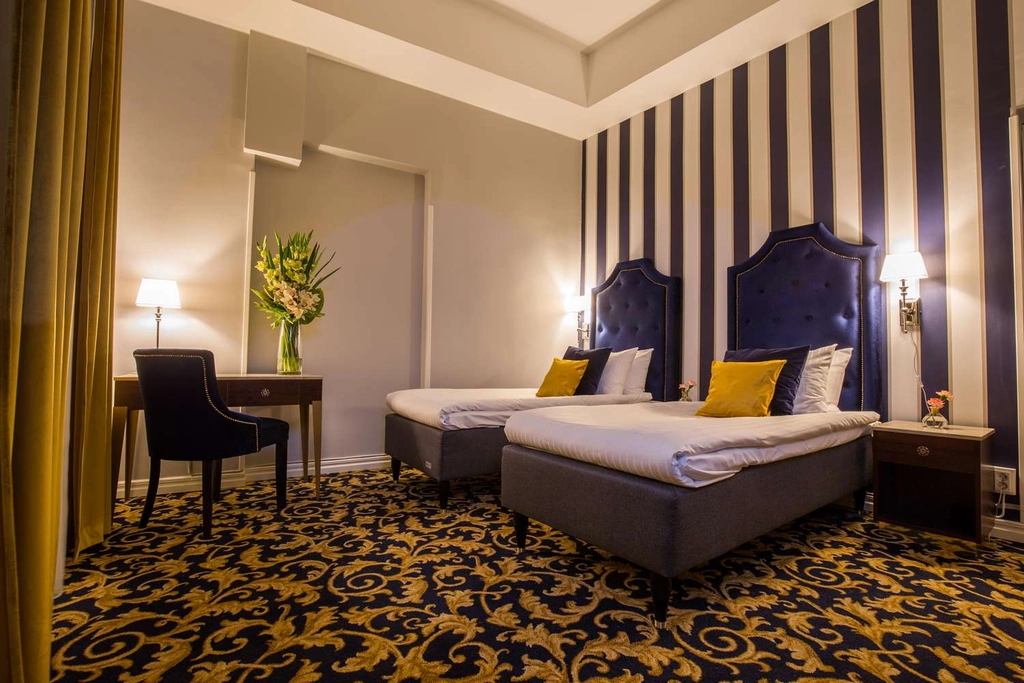 Twin Rooms
